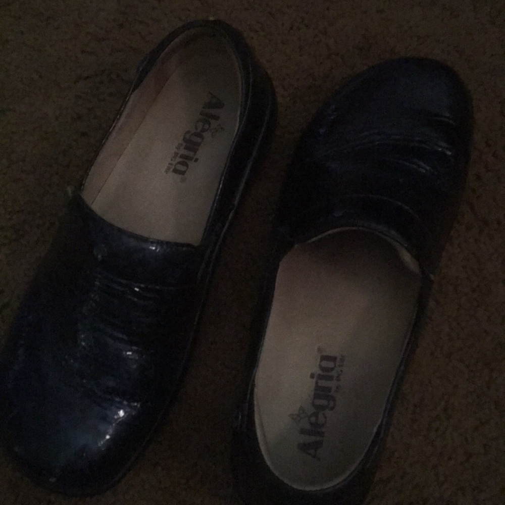 Algeria Nursing Shoes.  Navy Blue Size US 37 or 7